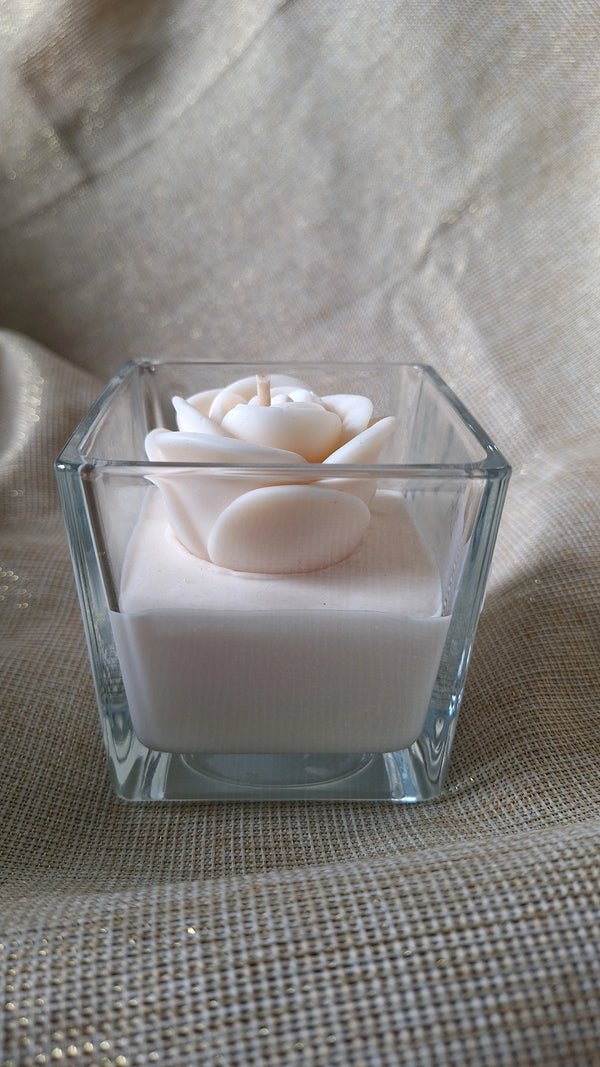 Contenant verre trasparent bougie rose parfum fleuri