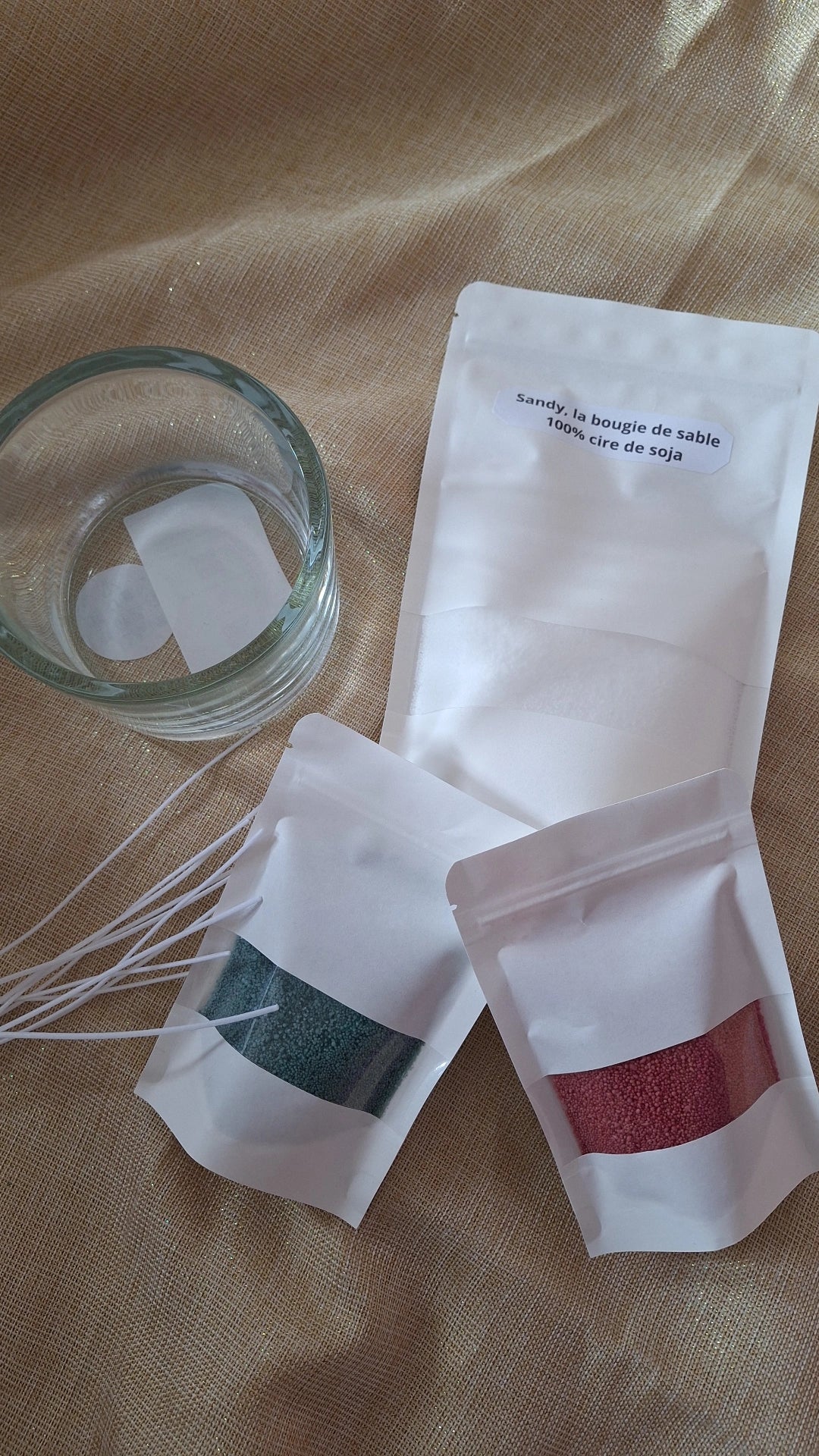 Kit sandy contenu
"Sable de cire végétale parfumée de Grasse pour création de bougie DIY facile"