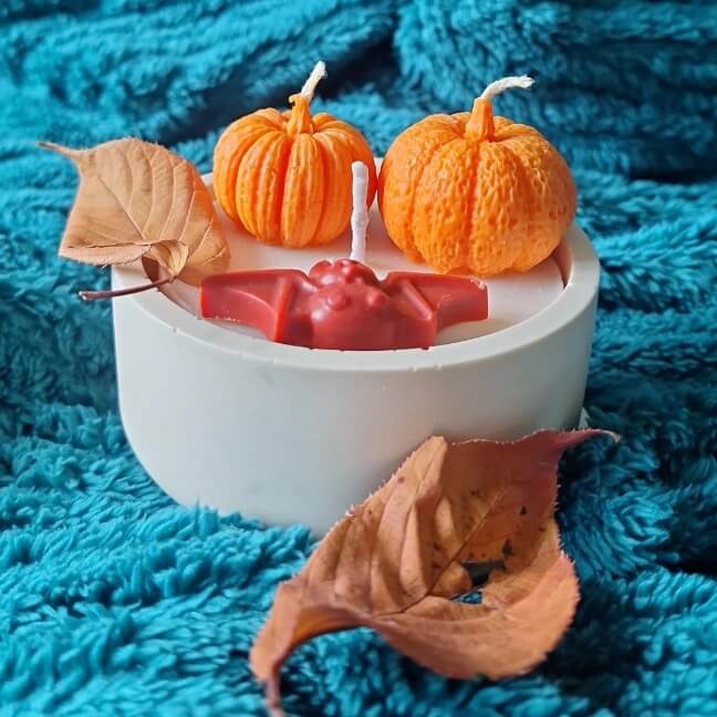 BOUGIE PERSONNALISABLE pour halloween potiron fondants parfumés araignées, fond fluffy doux vert canard 