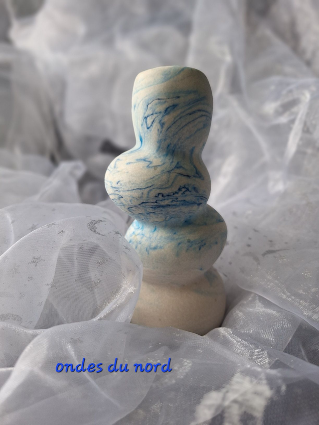 Vase ondes du nord bleu