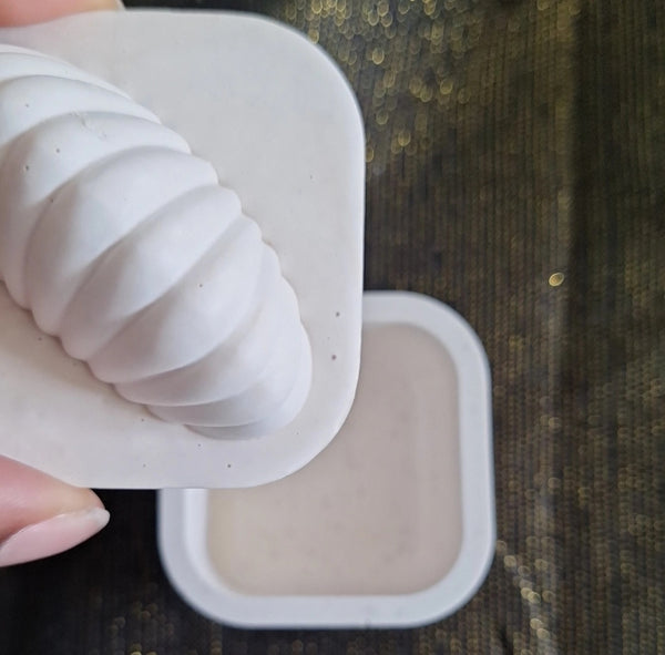 Boîte carrée beige